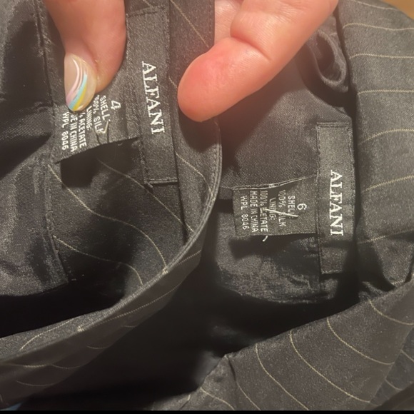 Alfani silk pinstripe skirt suit in black blazer size  6 skirt size  4 - Picture 3 of 3